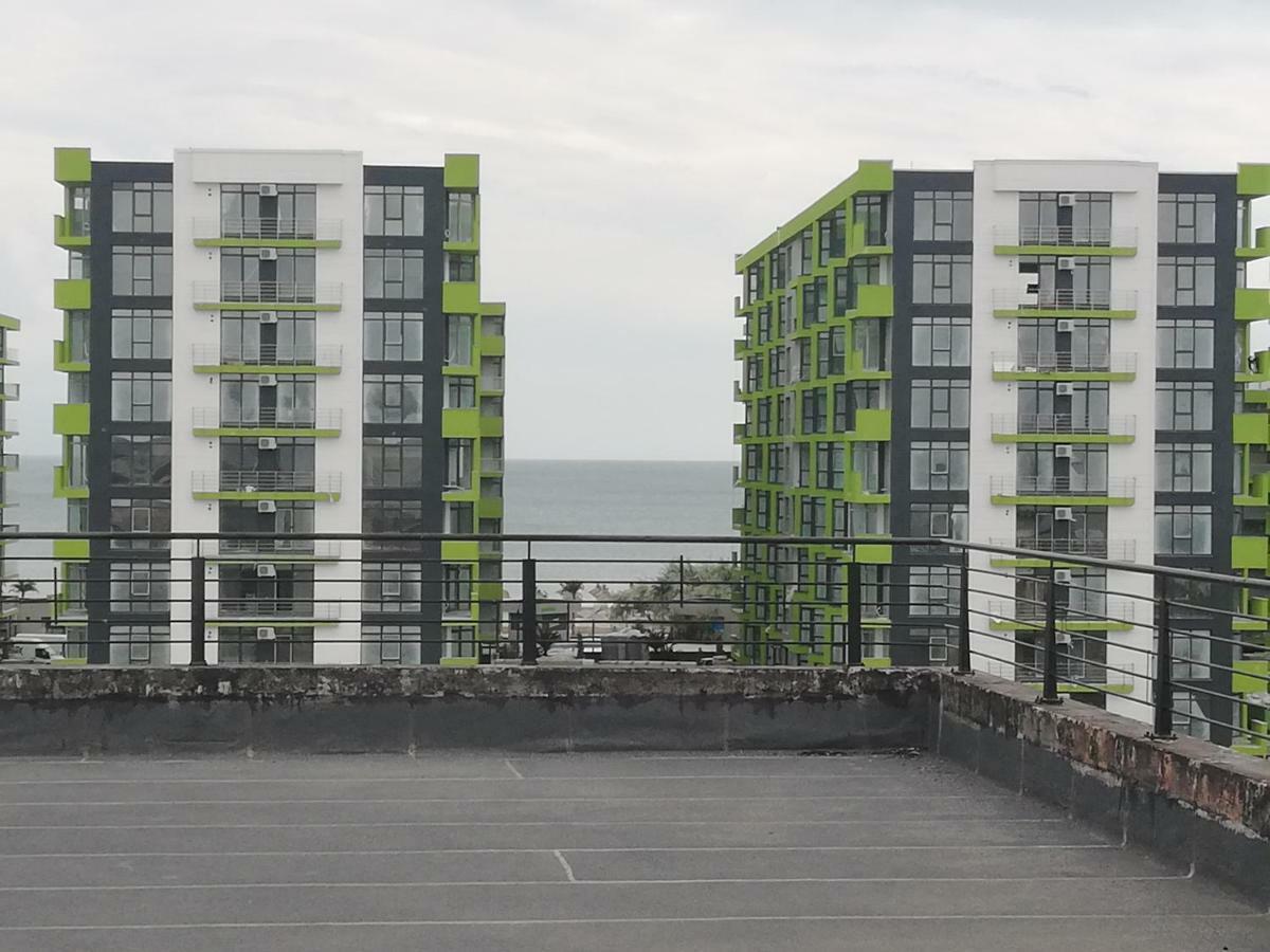 Yvo Lioness & Mamaia Nord Apartamento Năvodari Exterior foto
