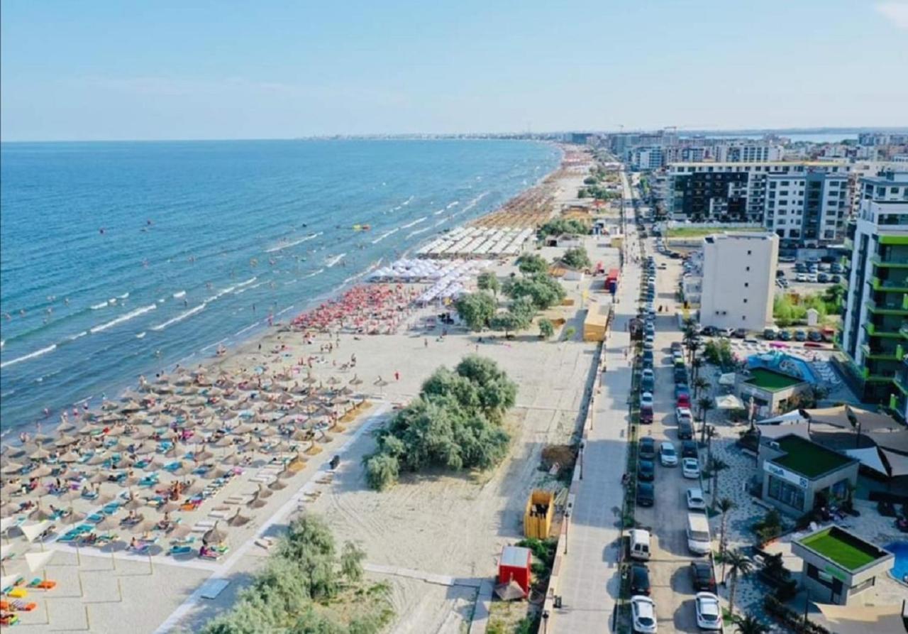 Yvo Lioness & Mamaia Nord Apartamento Năvodari Exterior foto